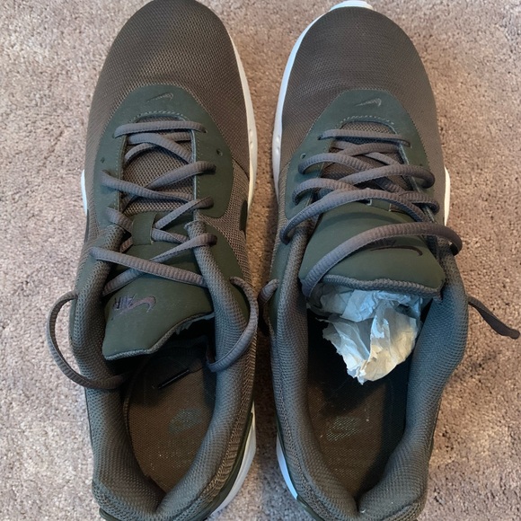 Mens Nike Air sneakers - Picture 3 of 4